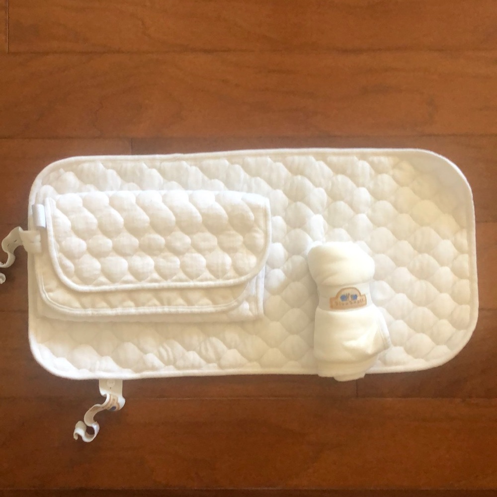 Blue Snail Portable Diaper Changing Mats Travel White Cotton Baby Infant